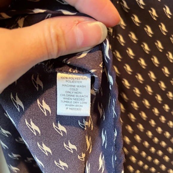 Size Small Loft Navy with White Waves Button-Up Blouse - Picture 5 of 6